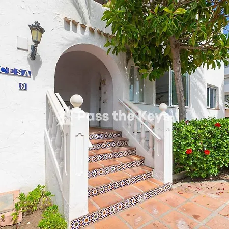 Pass The Keys Apt With Direct Beach Exit 马尔韦利亚